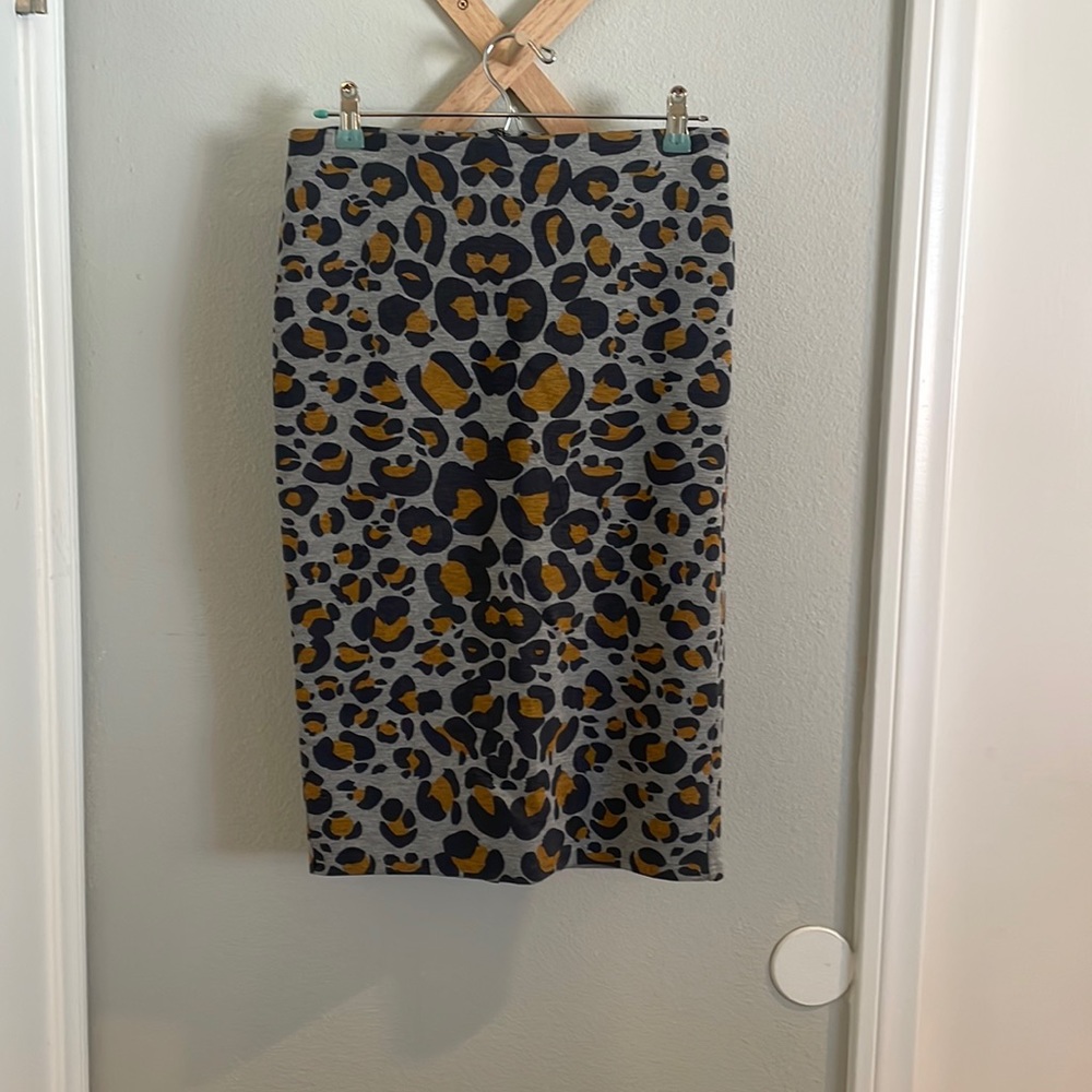 Leopard print pencil skirt in thick cotton stretch material